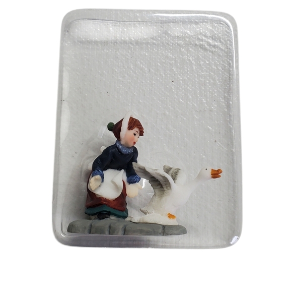 Santa's Workshop 2002 Girl and Duck  Resin Accessory VTG Christmas Village - Picture 4 of 10